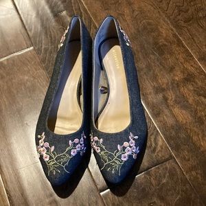 Attention denim with pink flowers flats barely worn size 8